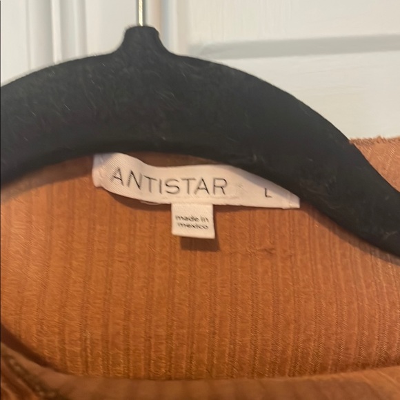 Mustardy Tan Ribbed Crop Tank Top - Picture 2 of 2